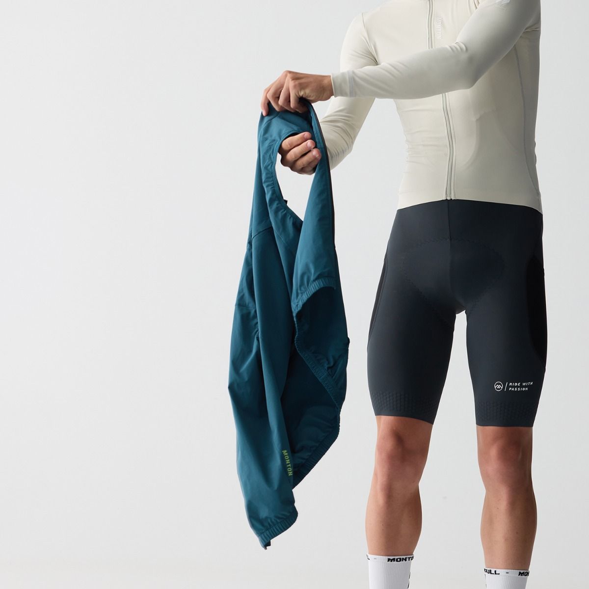 Monton Wind Hunter Windproof Vest | The Bike Affair