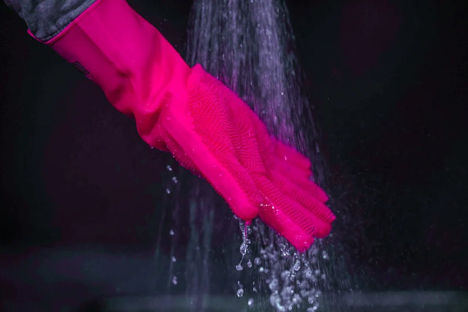 Muc - Off Deep Scrubber Gloves - Pink | The Bike Affair