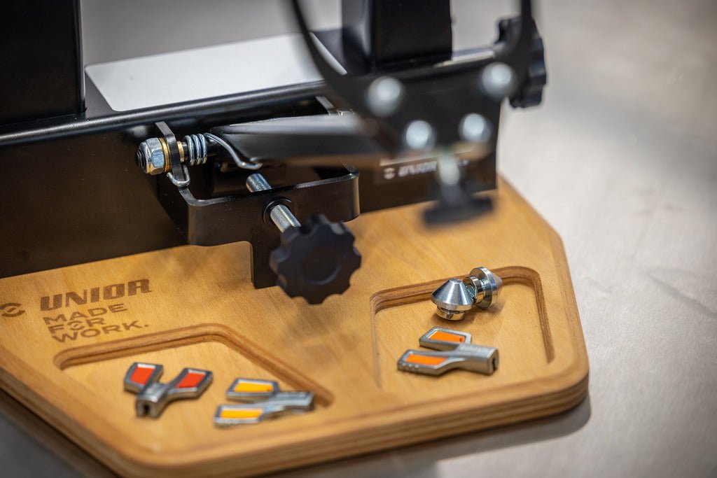 Unior 1689.9 Wooden Base for 1689 | The Bike Affair