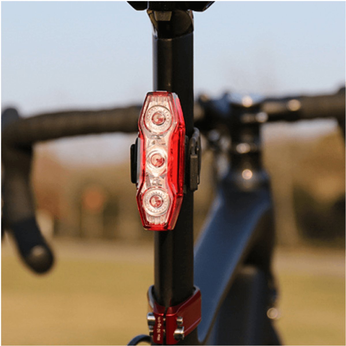 Cateye ViZ450 Chargable TL-LD820 Tail Light | The Bike Affair
