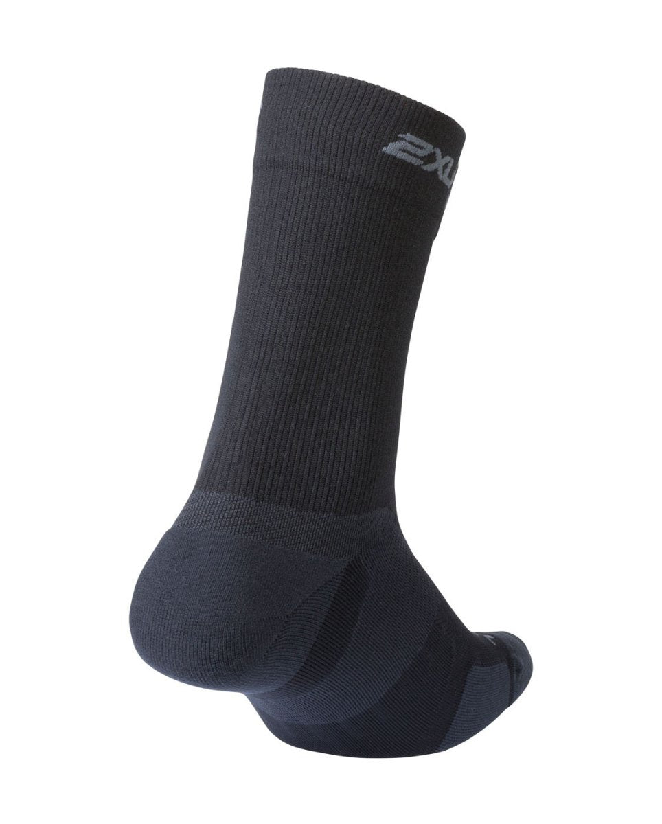2XU Ua5052E Vectr Light Cushion Crew Socks | The Bike Affair
