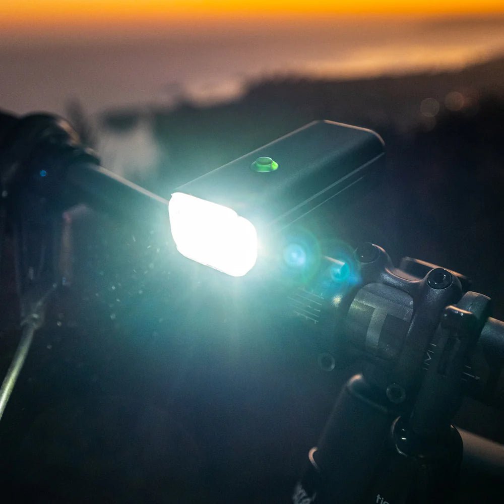 Lezyne Macro Drive 1400+ Lumens Black Head Light | The Bike Affair
