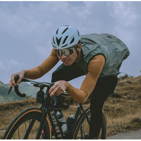 Monton Urban Yako Windproof Vest | The Bike Affair
