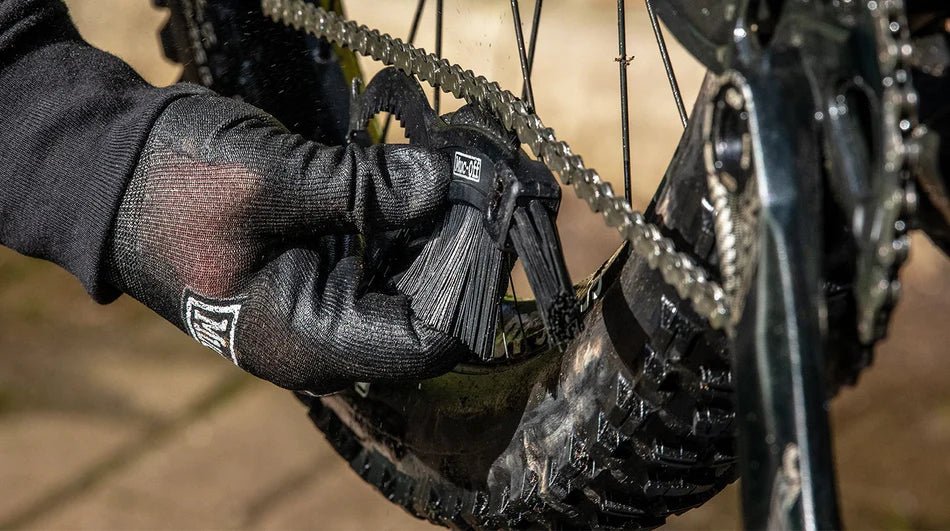 Muc-Off Claw Brush | The Bike Affair