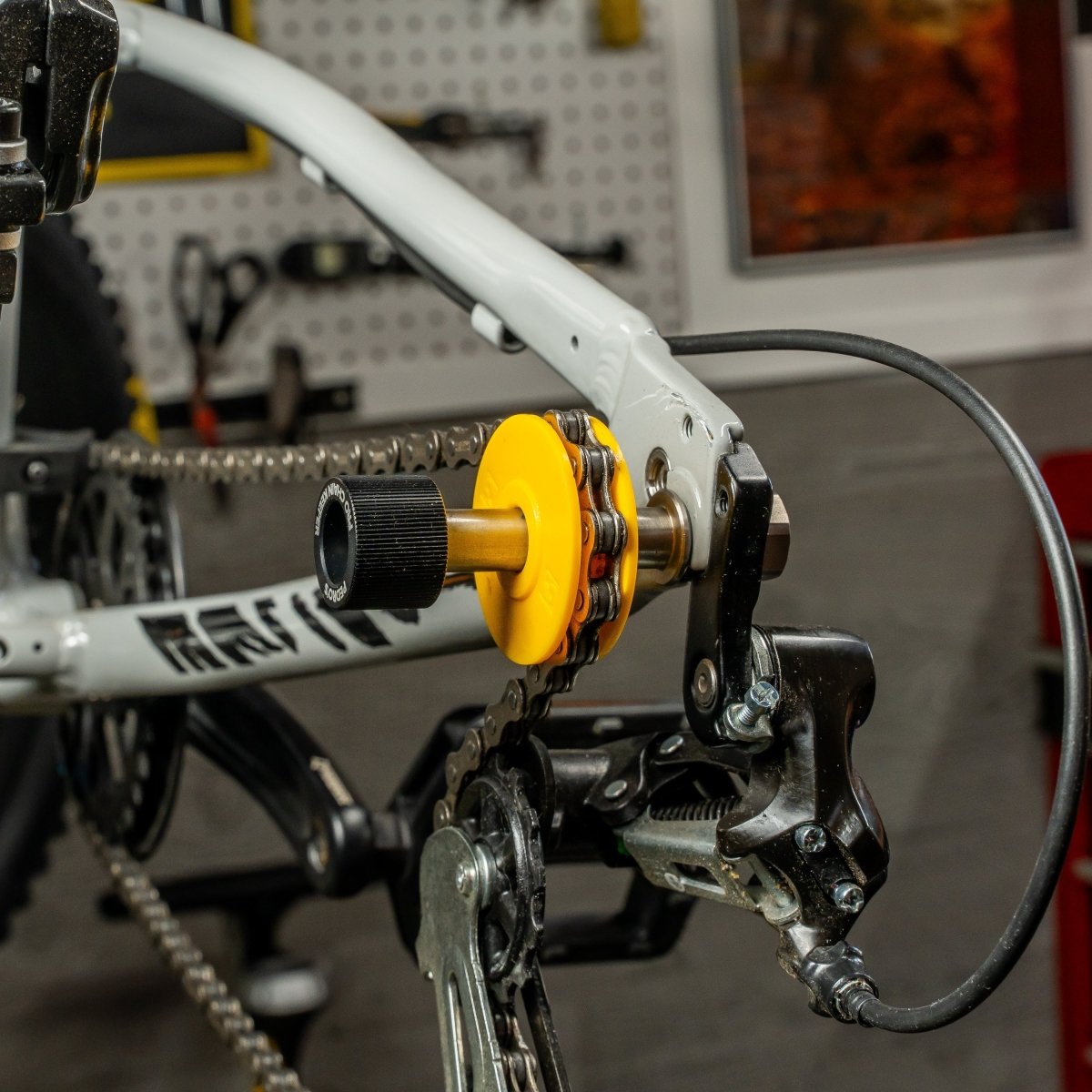 Pedros Pro Chain Keeper | The Bike Affair