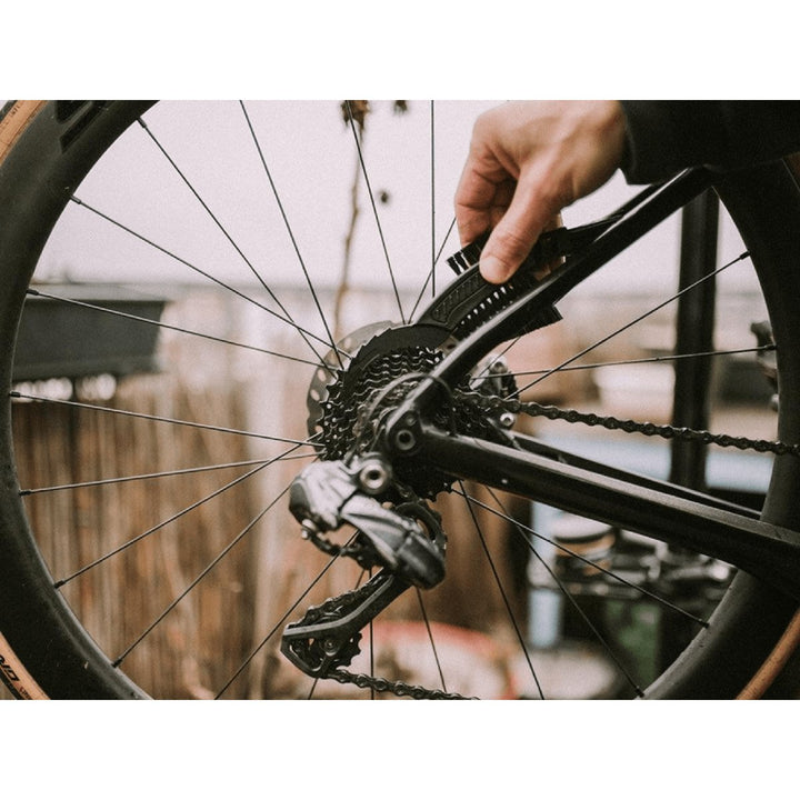 Dynamic Claw Brush | The Bike Affair
