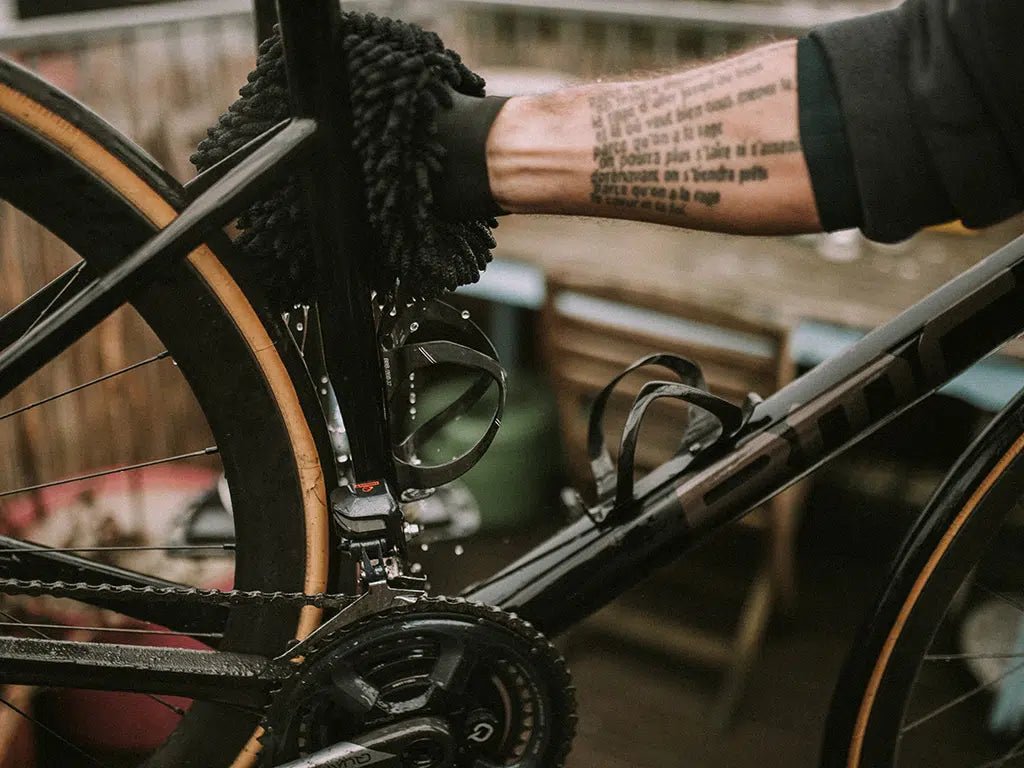 Dynamic Microfibre Bike Cleaning Glove | The Bike Affair